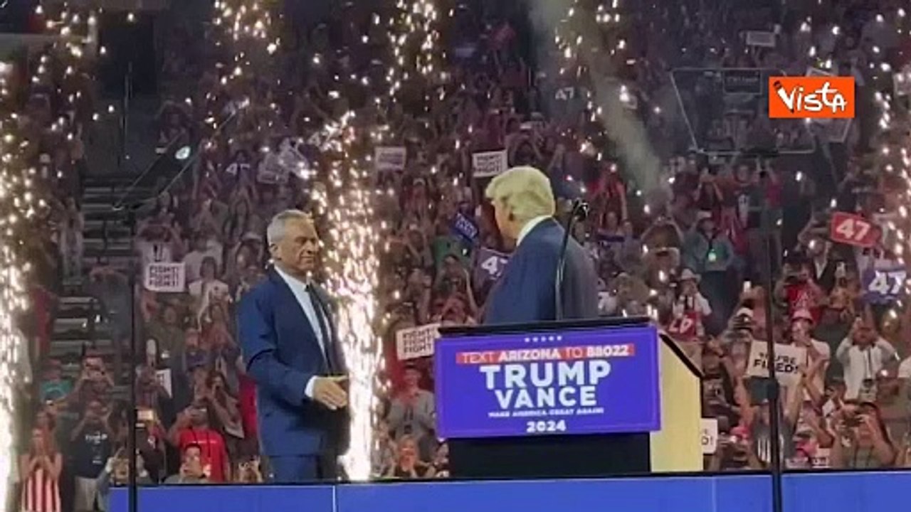 In Arizona il primo comizio insieme per Trump e Kennedy jr