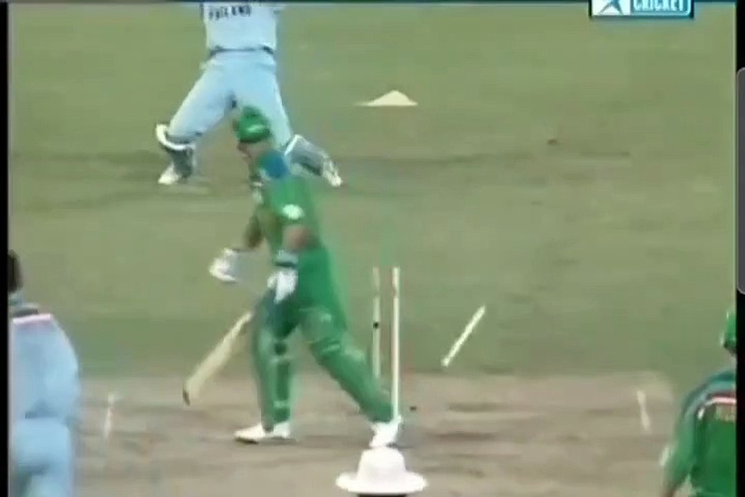 Philip DeFretais bowled Peter Kirsten