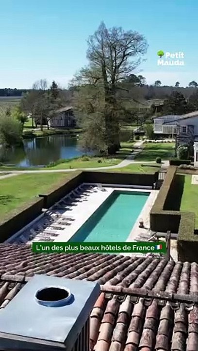 ✨L'atmosphère enchanté des Sources de Caudalie !  Un établissement d'exception niché au cœur des vignobles bordelais, offrant une vue imprenable sur les paysages pittoresques. ☀️  Laissez-vous séduire par le charme authentique de cet hôtel prestigieux,