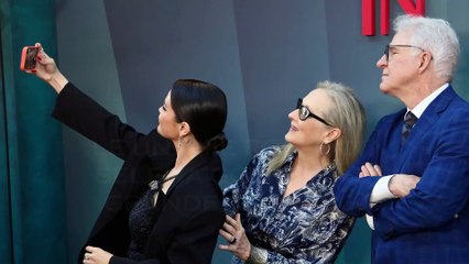 Unghie rosse per Selena Gomez: la manicure classica di fine estate