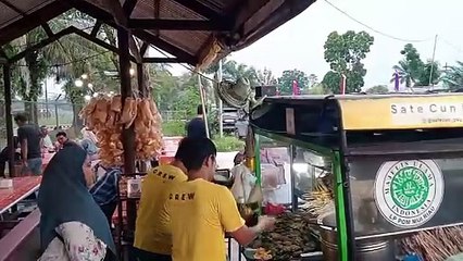 BELUM BUKA AJA PEMBELI UDAH NUNGGUIN GES 400 PORSI LUDES TERJUAL OMSET TEMBUS 9 JUTA SEHARI