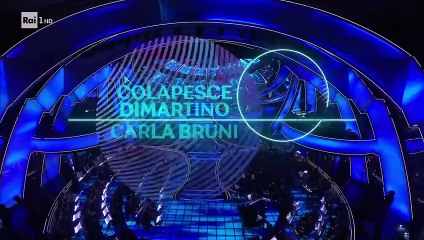 Sanremo 2023 - Colapesce Dimartino con Carla Bruni cantano 'Azzurro'