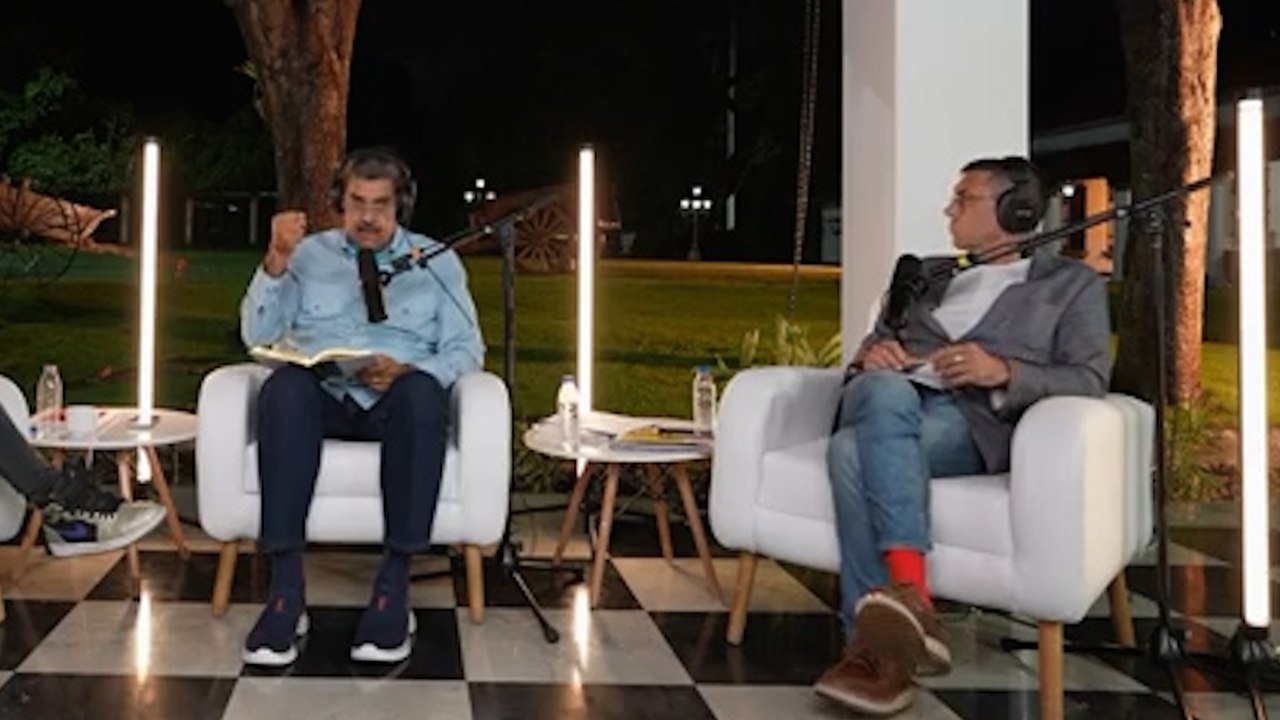 Juan Carlos Monedero y Nicolás Maduro juntos en el podcast del  líder revolucionario: "Ayuso de joven era falangista"