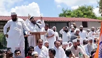 मौलाना ने बहुत बड़ा हंगामा कर दिया ! हज़ारों मुसलमान सड़को पर आ गए ! بہت بڑا ہنگامہ ہوگیا