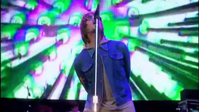 Oasis chante Supersonic à Wembley