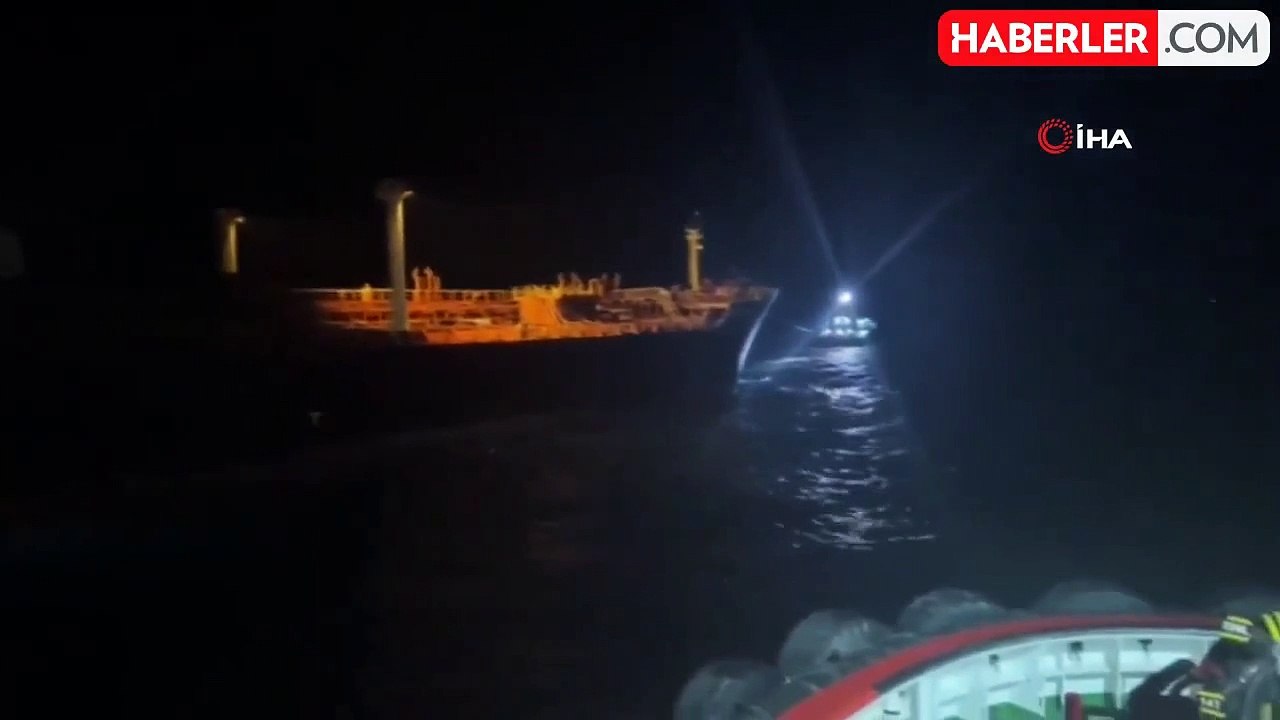 İstanbul Boğazı'nda tanker arızası: Gemi trafiği çift yönlü askıya alındı