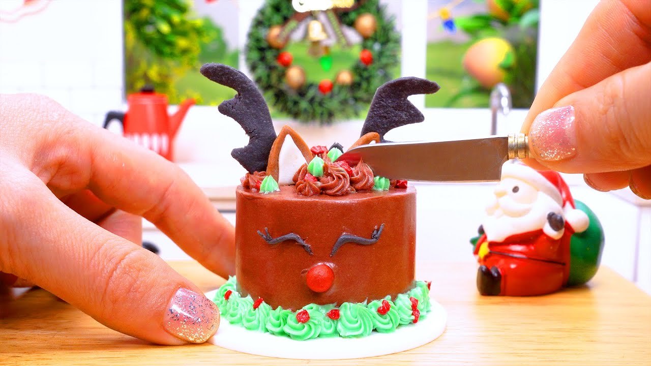  Amazing Miniature Christmas Cake Decorating | Reindeer Cake Ideas For Xmas