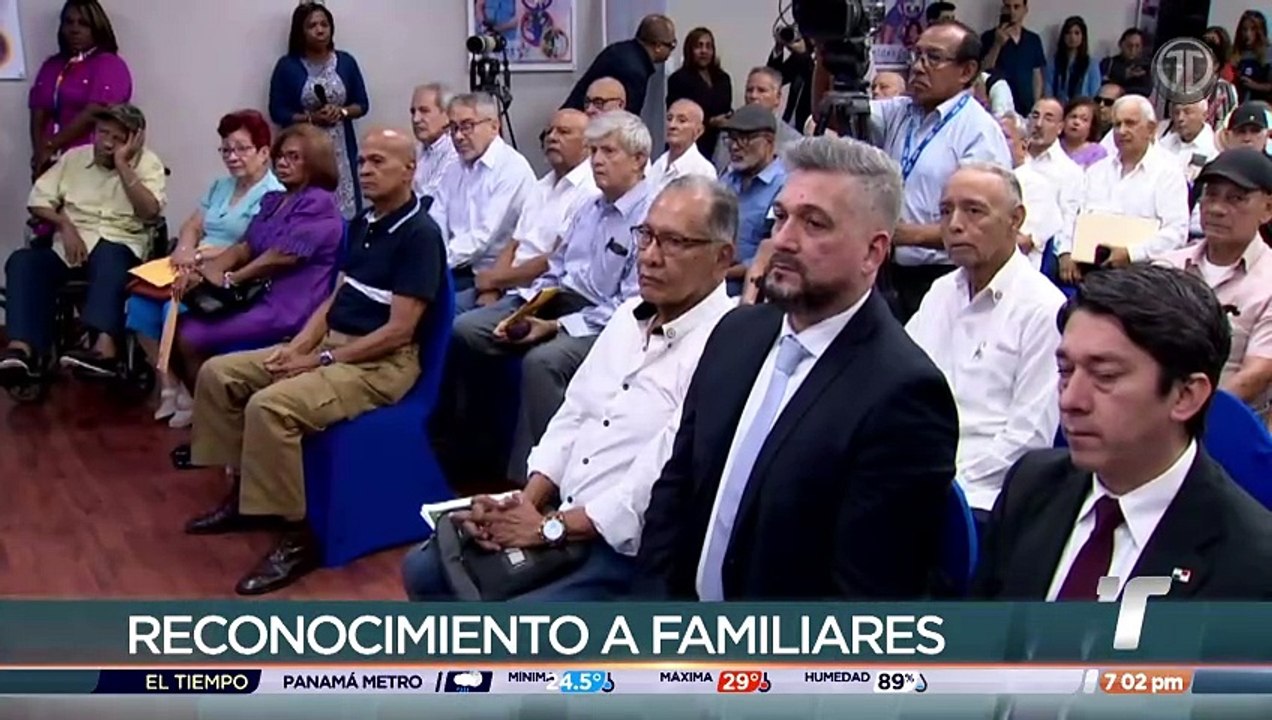 Entregan pensión vitalicia a mártires sobrevivientes del 9 de enero de 1964