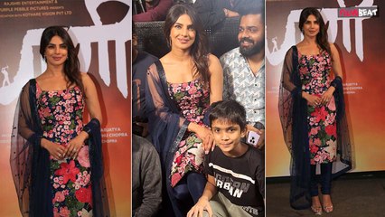Priyanka Chopra ने फ्लोरल प्रिंट सूट में Desi Girl बन जीता दिल, Young Fan के लिए दिखा Sweet Gesture