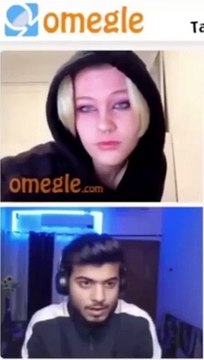 How to impress a girl on Omegle Trick How to Find Girls on OMEGLE Weird pickup lines on Omegle