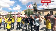 Davullu, zurnalı, barlı, halaylı cirit şampiyonluk kutlaması renkli görüntülere sahne oldu