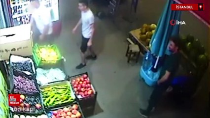 Sultangazi'de boğazında yemek kalan martı adeta yardım istedi