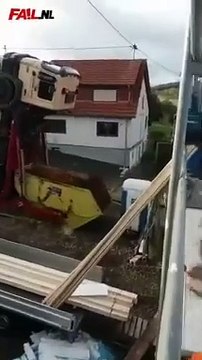 Quand la remorque est trop lourde pour le camion... oups