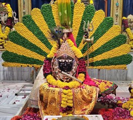 आस्था का उमड़ा ज्वर तो बदला शहर का रंग