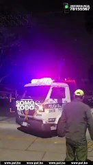 VEHÍCULO PIERDE EL CONTROL TRAS CHOCAR CONTRA EL CORDÓN DE UNA ACERA