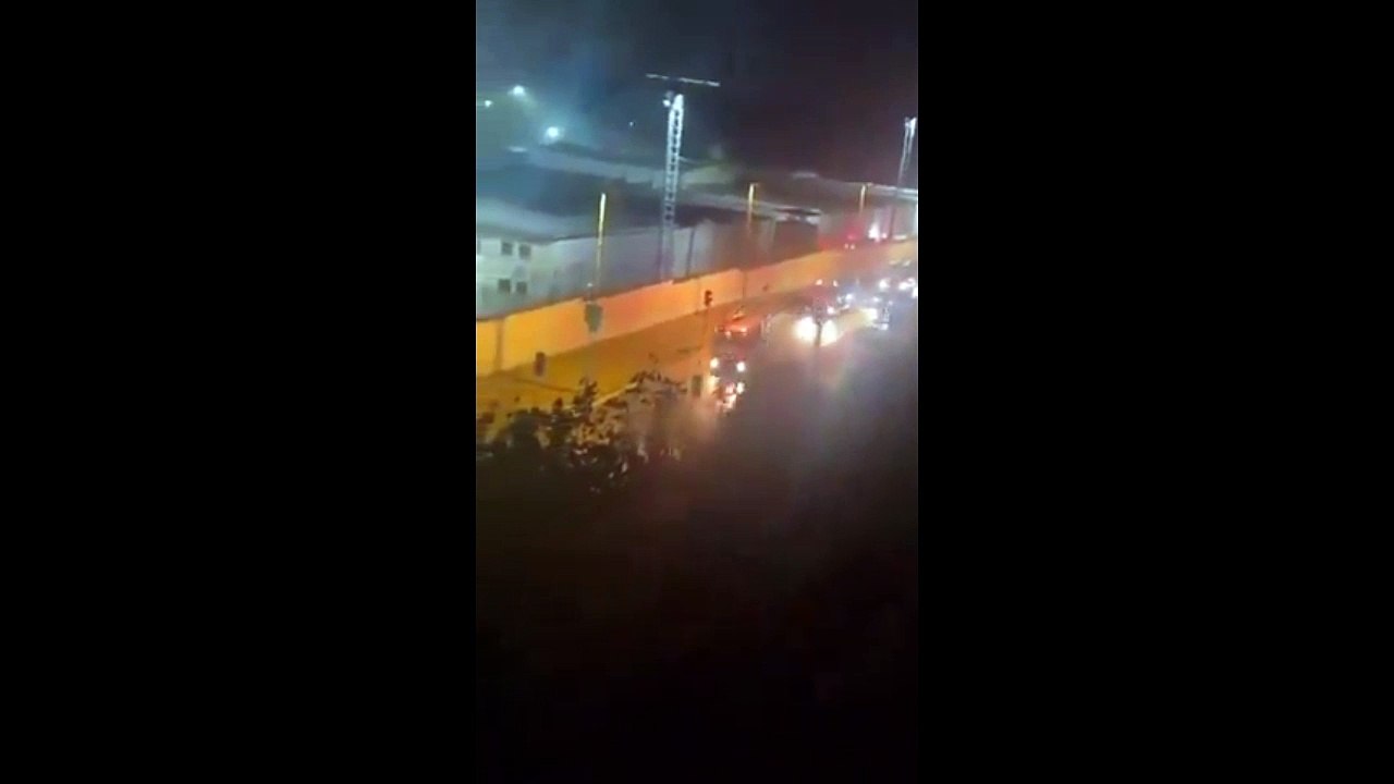 Metris Cezaevi'nde hareketli saatler! Mahkum yatağını ateşe verdi