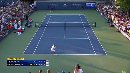 Une gros rallye pour finir : Evans renverse Khachanov pour un moment d'histoire