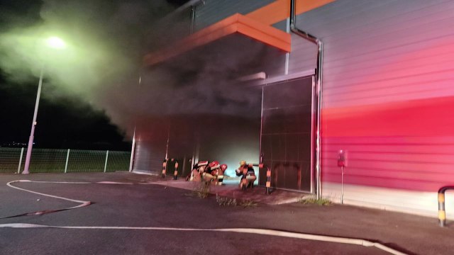 경북 상주 창고에서 불... 드론 배터리 발화 추정 / YTN