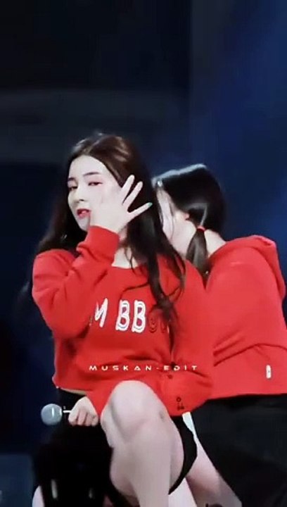 BTS_V_and_Nancy_momoland_whatsApp_status___Full_screen___Muskan_Edit___#shorts_#tranding)