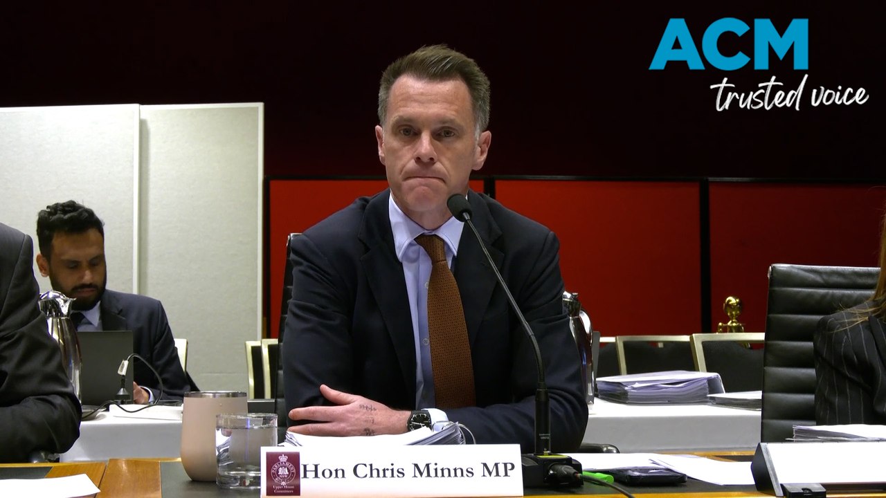 NSW Premier Chris Minns addresses election promise on regional and community media