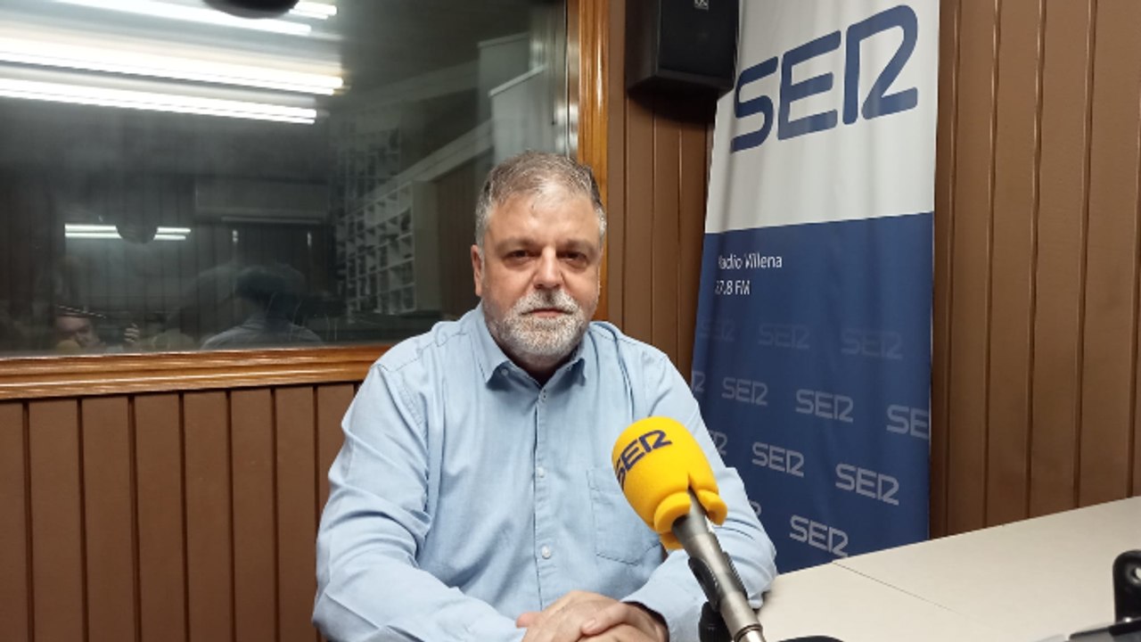 Fulgencio Cerdán, alcalde de Villena, y Javier Mtnez, concejal de urbanismo, en Radio Villena SER