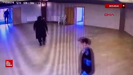 Erzurum'da kocandan boşanıp beni alacaksın diyen kişiyi satırla yaraladı