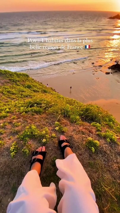 On est d’accord ? ✨   Tous nos bons plans à retrouver en bio ! ❤️‍   Abonne-toi au Petit Mauda pour plus d'inspiration !   #petitmauda #explore #reels #plage #france #guide #pepite #anepasmanquer #bretagne