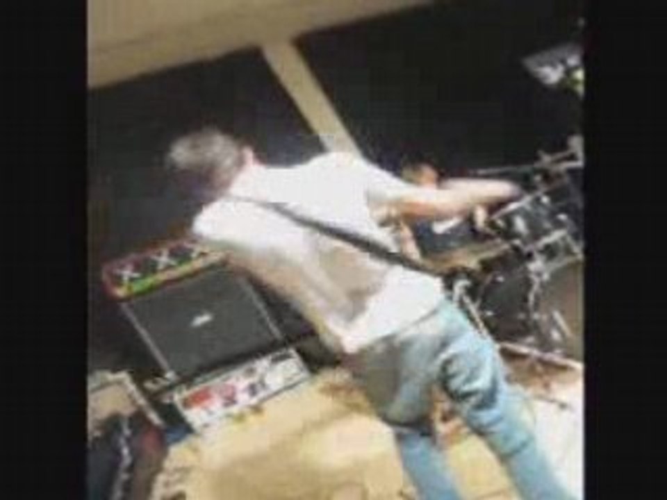 Guerilla poubelle-¨Punk rock is not a job (live)