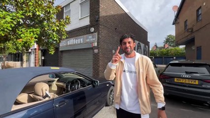 Oasis fans at Sifters record shop