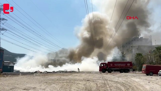 Ayakkabıcılar sitesindeki yangında gökyüzünü duman kapladı