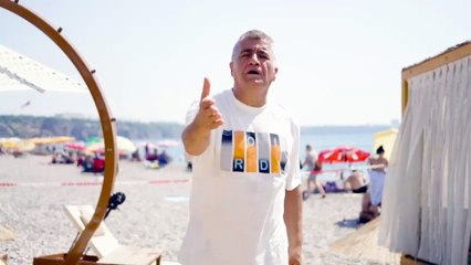 Goril Kostümü Giyip Maymun Çiçeği Şarkısı Yaptı