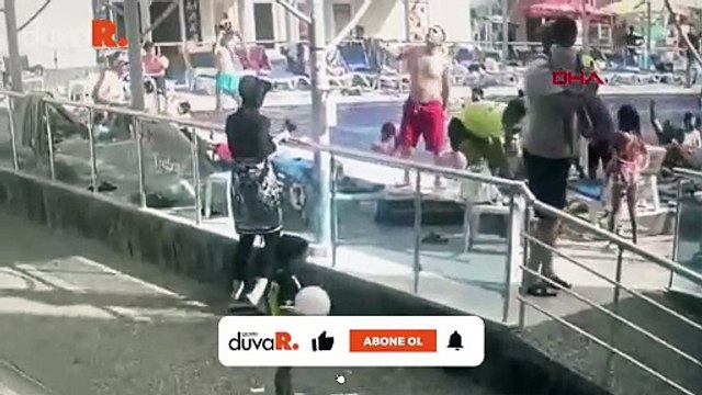 Şezlongda güneşlenirken üzerine baca kapağı düşen kadın, ağır yaralandı