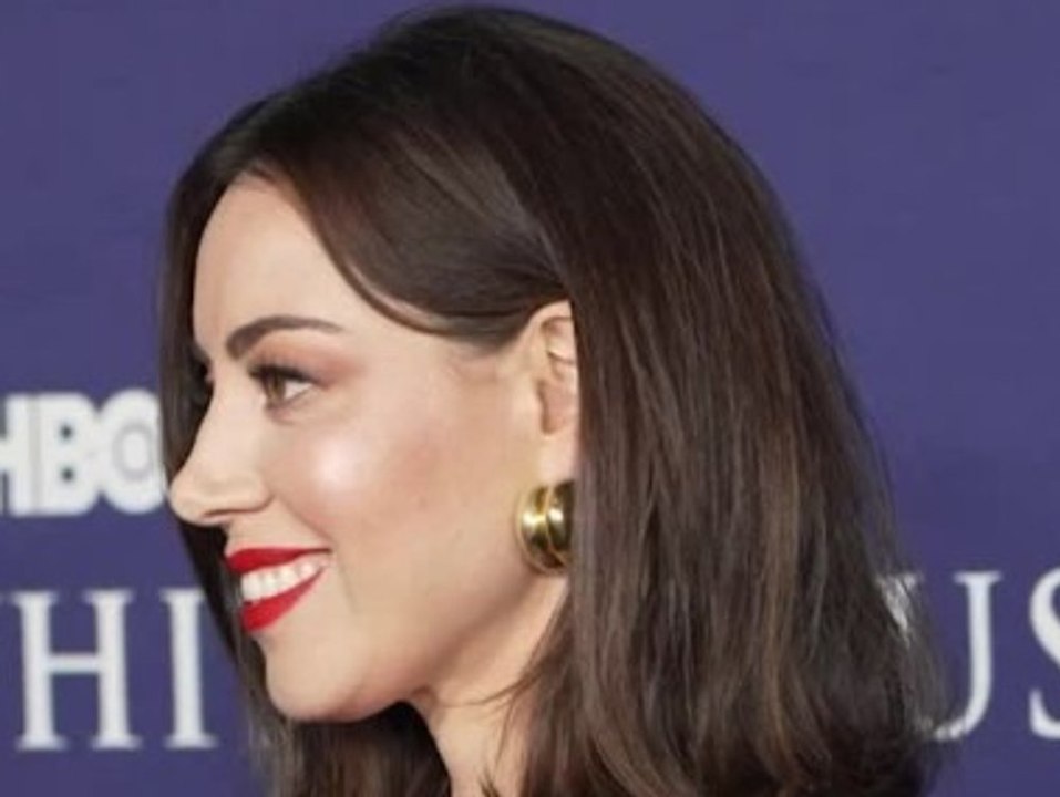 Probleme beim login: aubrey plaza hat "the white lotus" nie gesehen