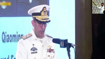 Pakistan President Zardari confers Nishan-e-Imtiaz (Military) on Chinese Army Chief