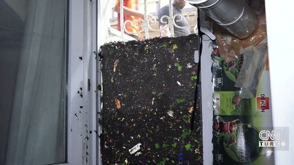 İstanbullu sağanak kabusu yaşadı… Su basan evlerde eşyalar kullanılamaz hale geldi