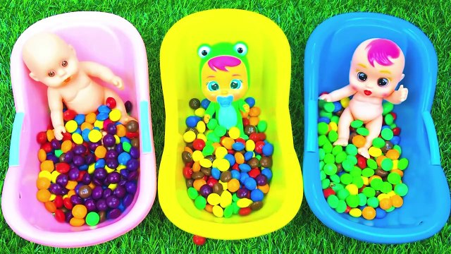 Oddly Satisfying Video | Three Rainbow Bath Tubs filled with Candy, M&Ms, and Magic Slime | Slashing ASMR