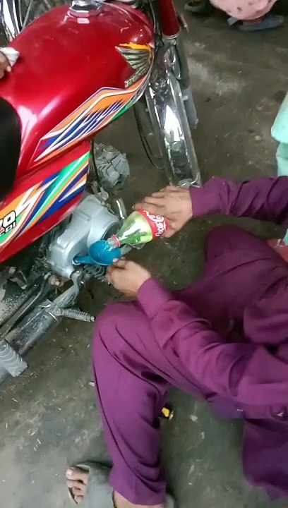 Petrol in bike engine  #viral #bike