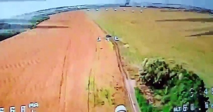 Tanque ucraniano estalla en llamas tras ser impactado por dron ruso en Kursk