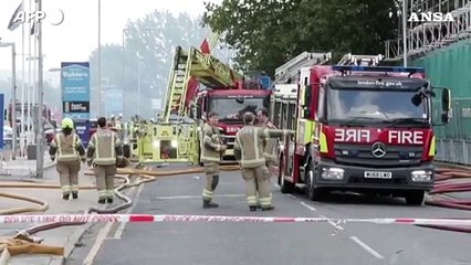 Incendio in un condominio, Londra rivive l'incubo Grenfell Tower