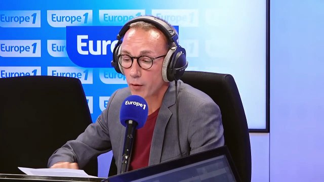 Emmanuel Macron, en visite d'État en Serbie, rattrapé par l'actualité nationale