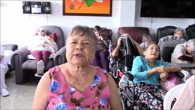 LA VISITA DE LA FUNDACIÓN HOGAR NUESTRA SEÑORIA DE LAS NIEVES EN LOS COLORES DE LA VIDA