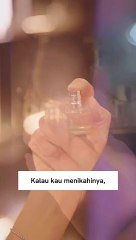 Perkawinan kedua berakhir bahagia Pria dan wanita di depan adalah contoh yang sangat bagus