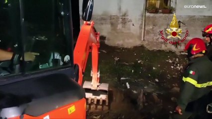 جهود البحث مستمرة في إيطاليا: فقدان امرأة مسنّة وابنها بسبب العواصف والانهيارات الأرضية