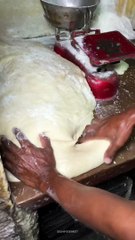 Factory Rusk Making - Jama Masjid - #factory #rusk #foodshorts #recipe #olddelhi