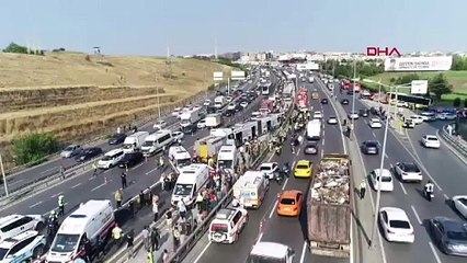 İstanbul'da iki metrobüs çarpıştı... Yaralılar var