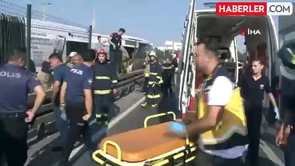 Sefaköy'de metrobüs kazası: 3'ü ağır 10 yaralı var! 2 kişi metrobüsün altında kaldı