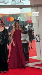 Camille Cottin sur le premier tapis rouge de la Mostra de Venise