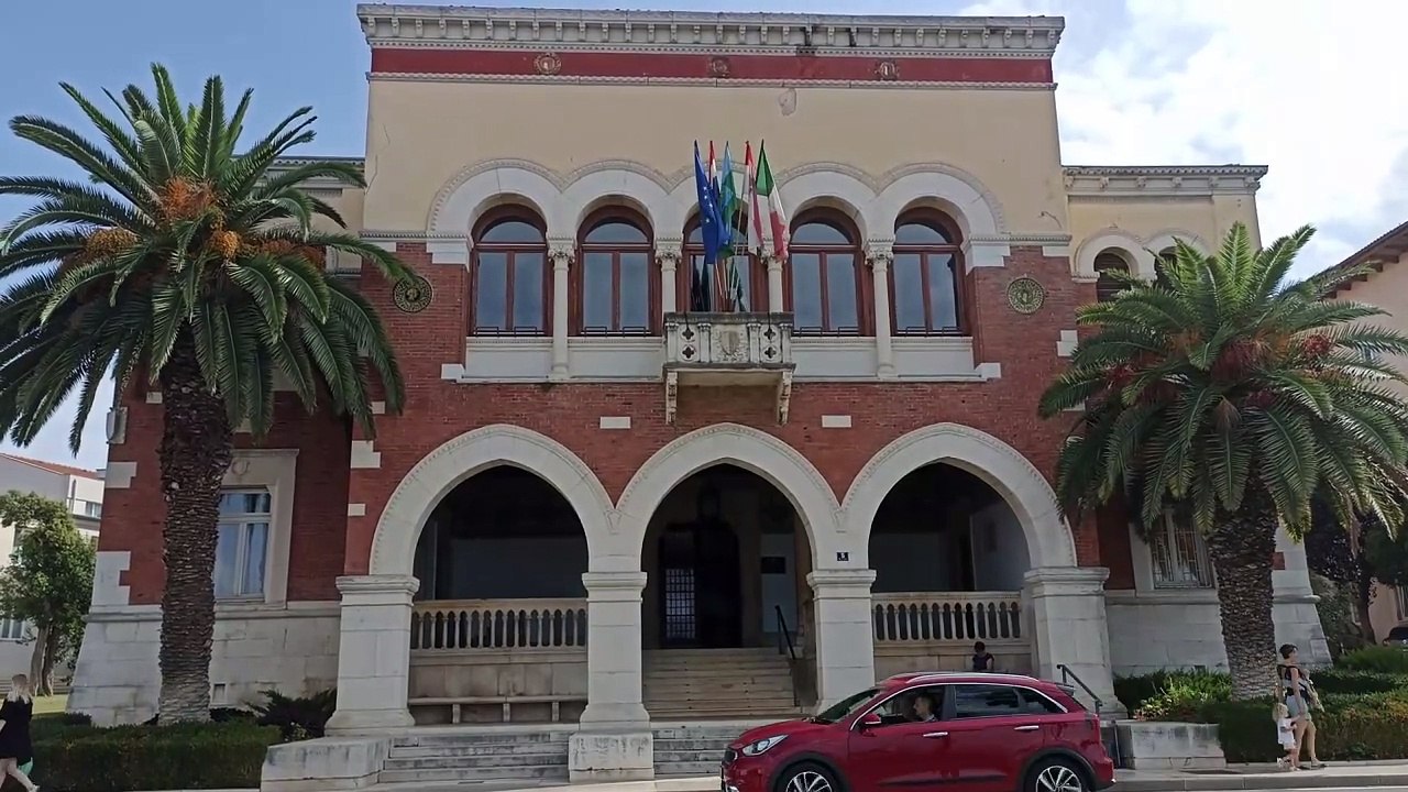 Gradska vijećnica u Poreču, Hrvatska / Town hall in Poreč, Croatia