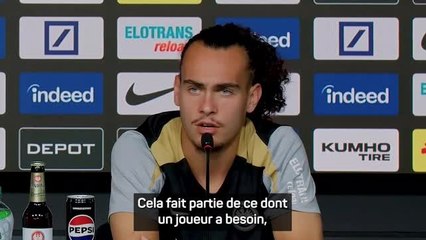 Francfort - Theate : "Je suis devenu défenseur mais je peux encore marquer des buts !"