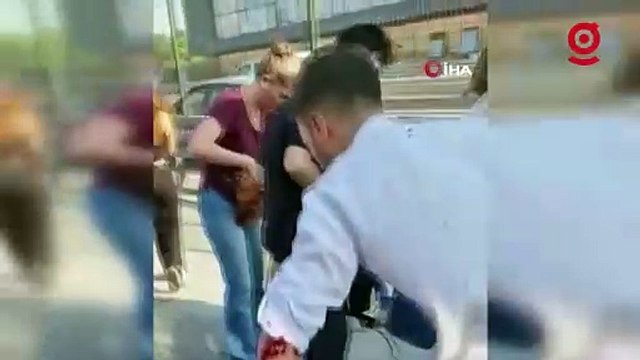 Sefaköy’de metrobüs kazası sonrası yaşanan can pazarı kamerada